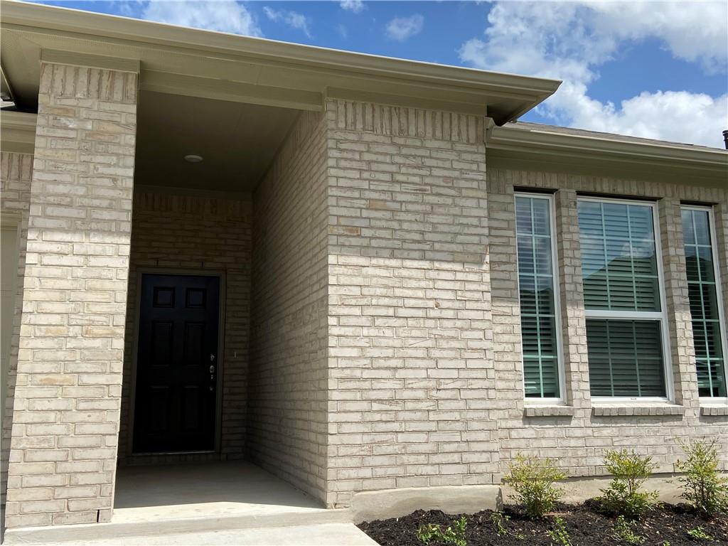 481 Leadtree Loop Property Photo 3