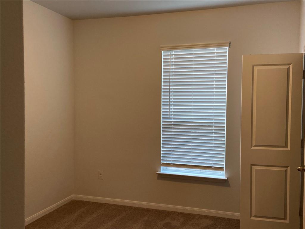 481 Leadtree Loop Property Photo 9