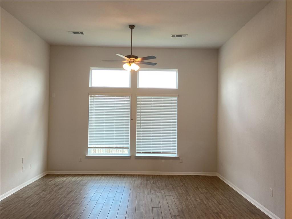 481 Leadtree Loop Property Photo 13