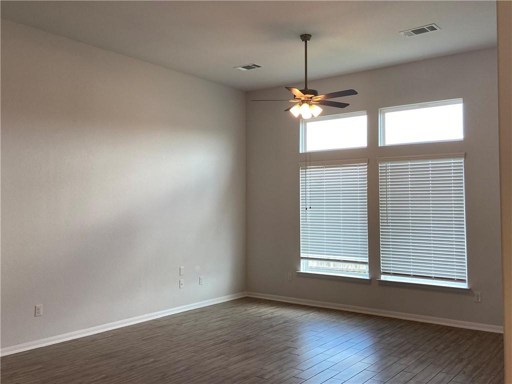 481 Leadtree Loop Property Photo 19