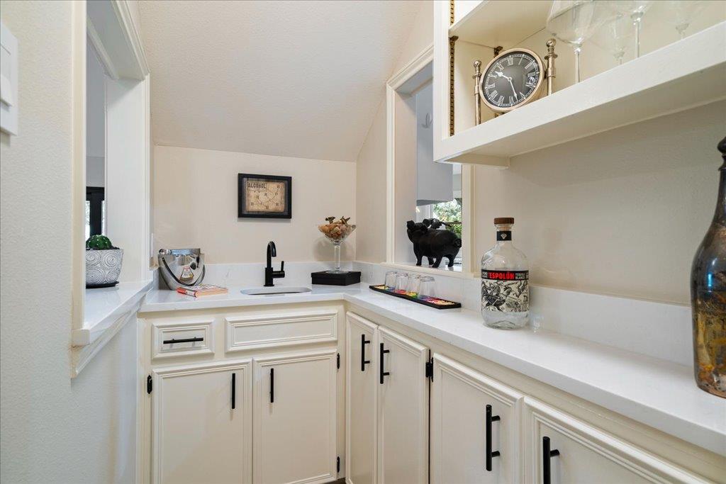 9206 Mystic Oaks Trl Property Photo 15