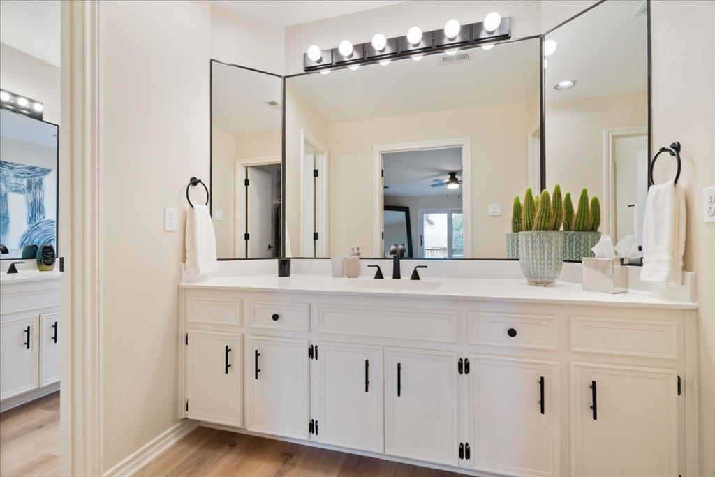 9206 Mystic Oaks Trl Property Photo 18