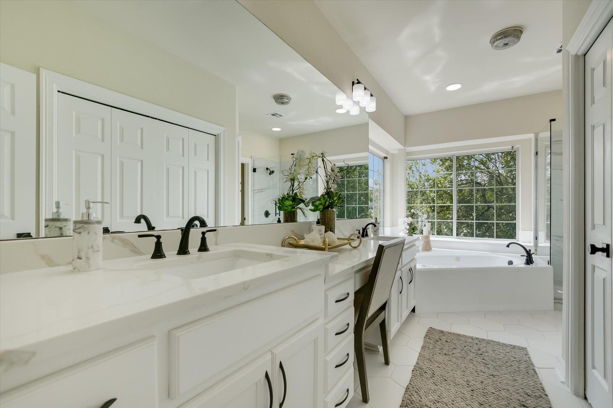 5901 Round Table Cv Property Photo 19