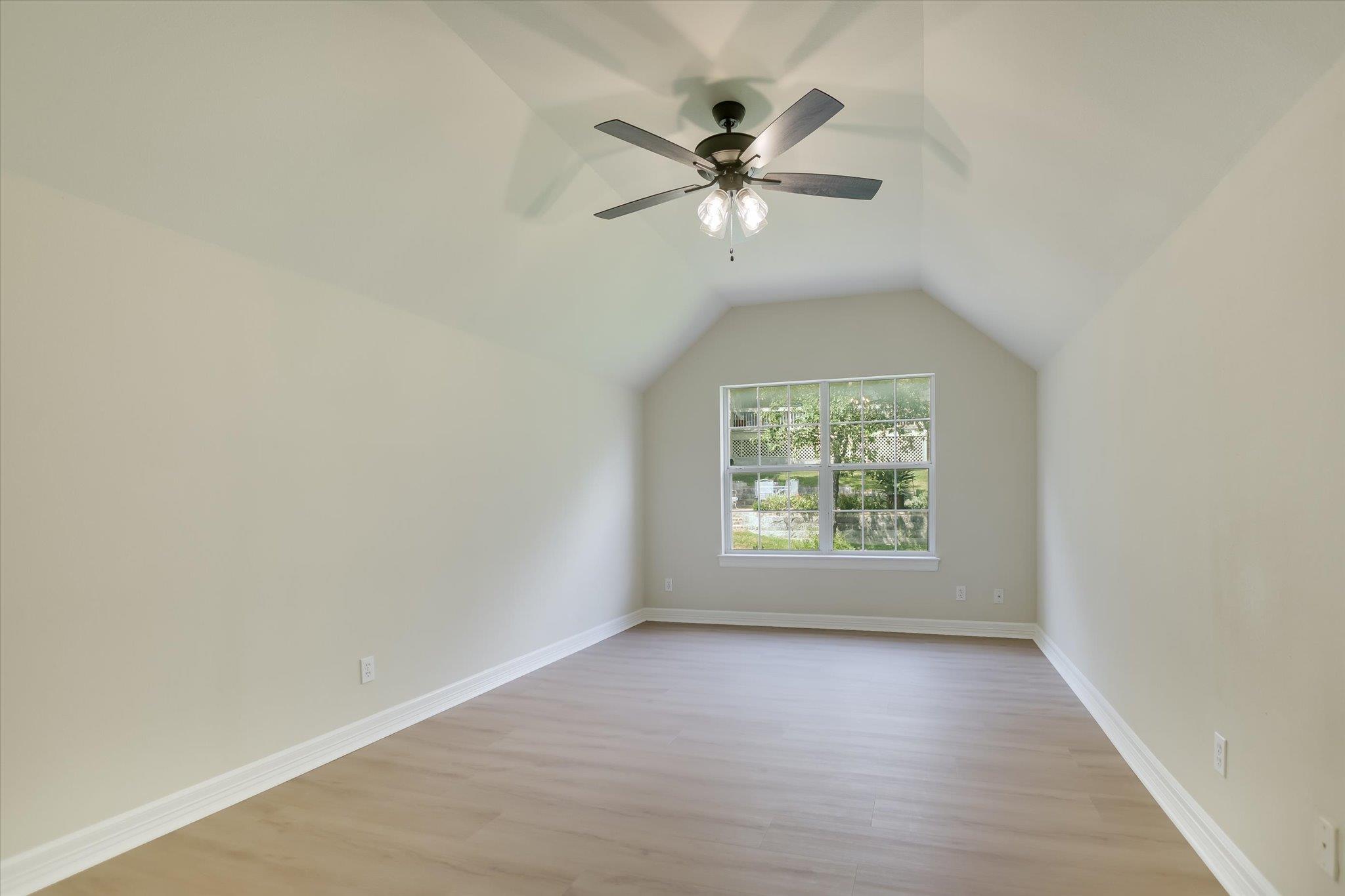 5901 Round Table Cv Property Photo 21