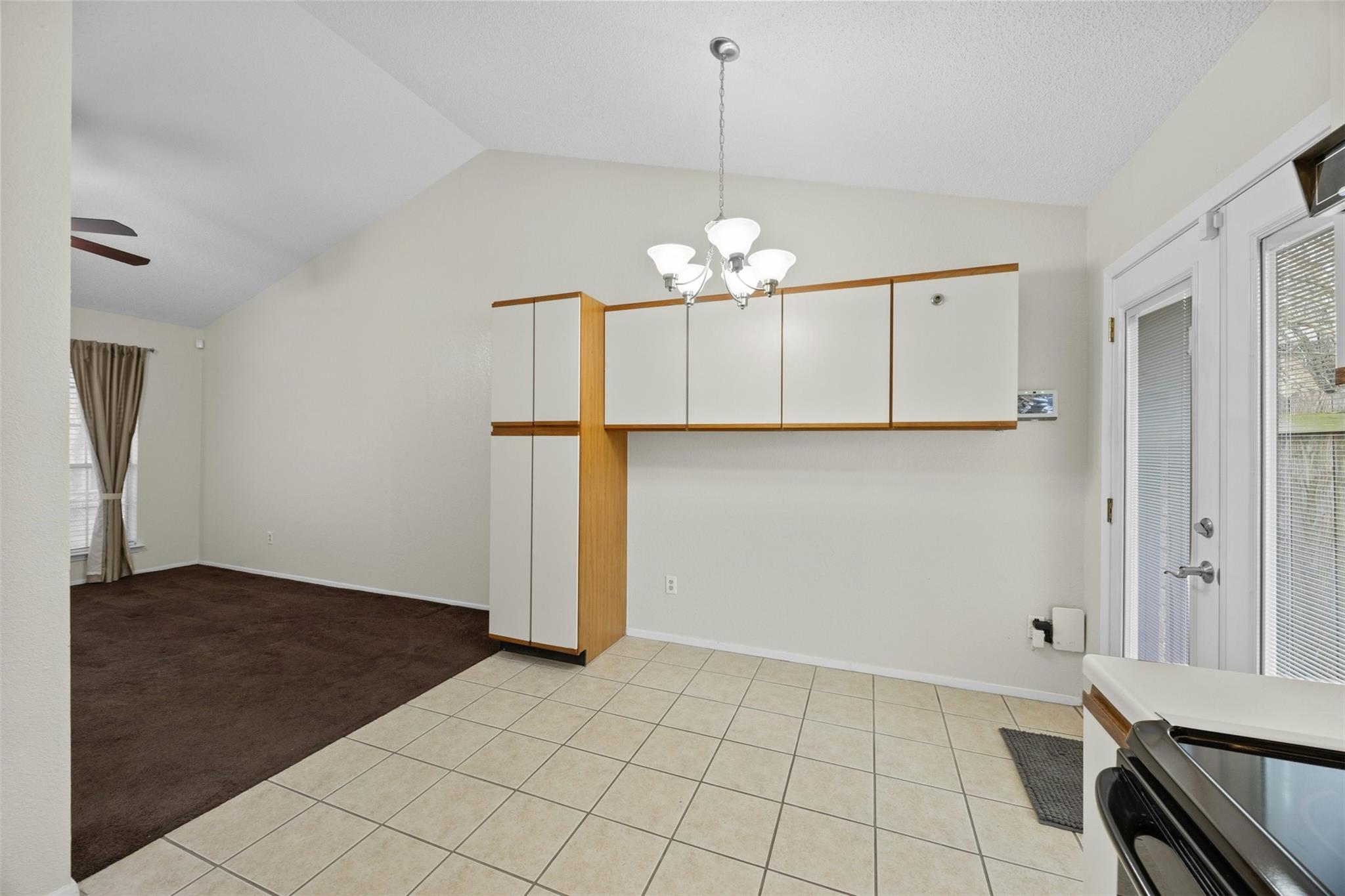 1015 E Yager Ln 41 Property Photo 10