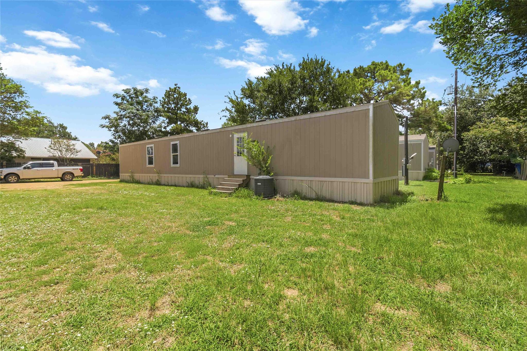 908 Turney Ln Property Photo 4
