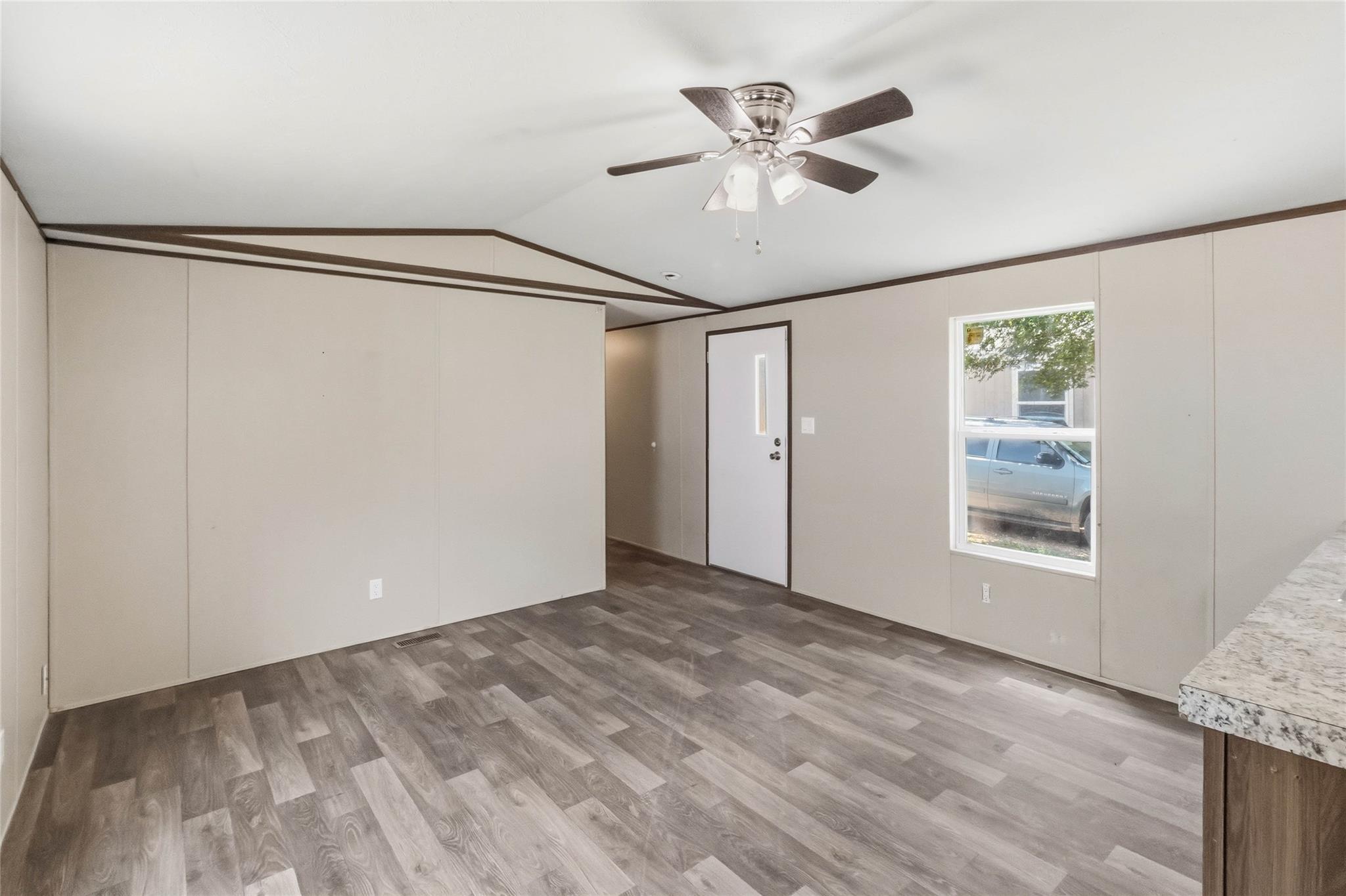 908 Turney Ln Property Photo 12