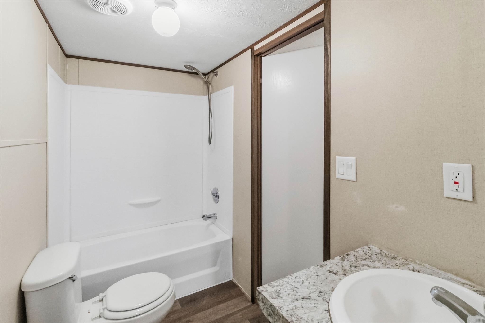 908 Turney Ln Property Photo 23