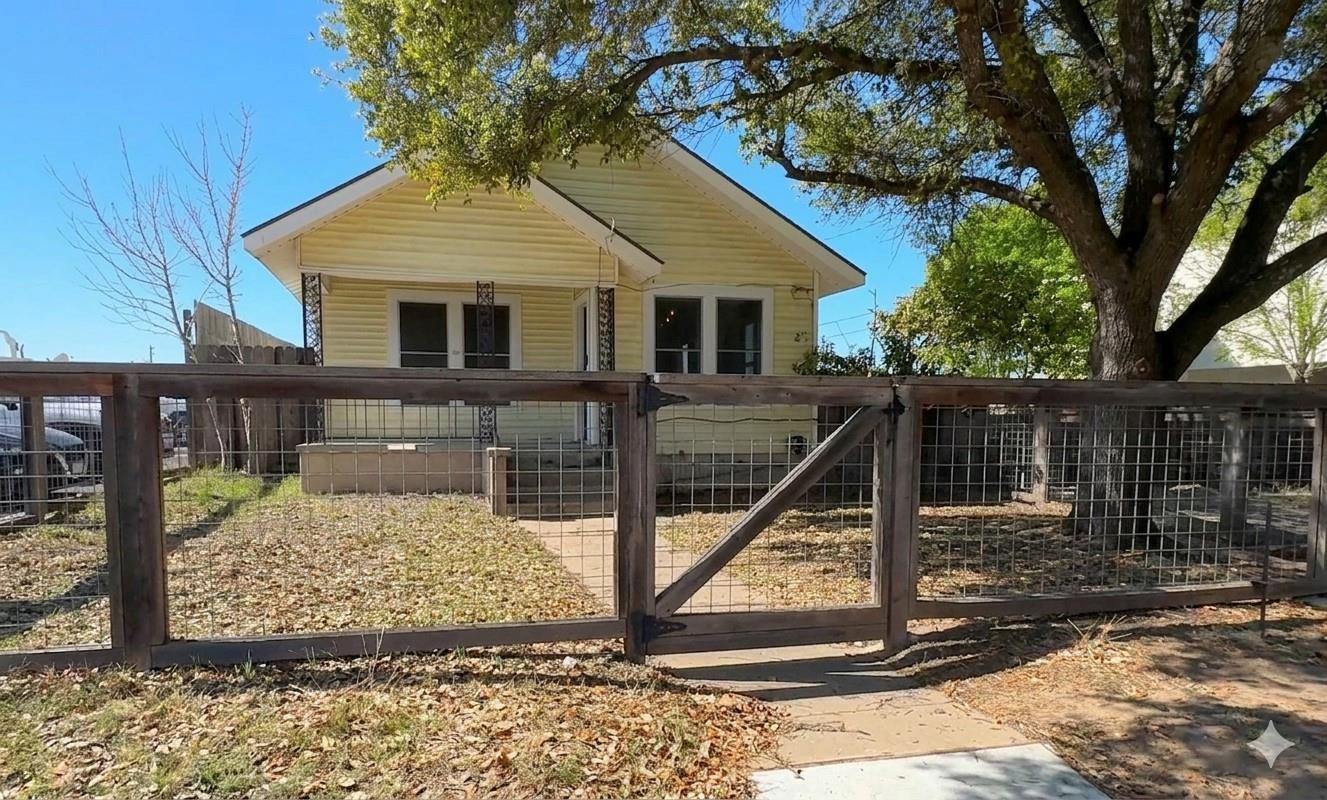 4914 Woodrow Ave Property Photo 1