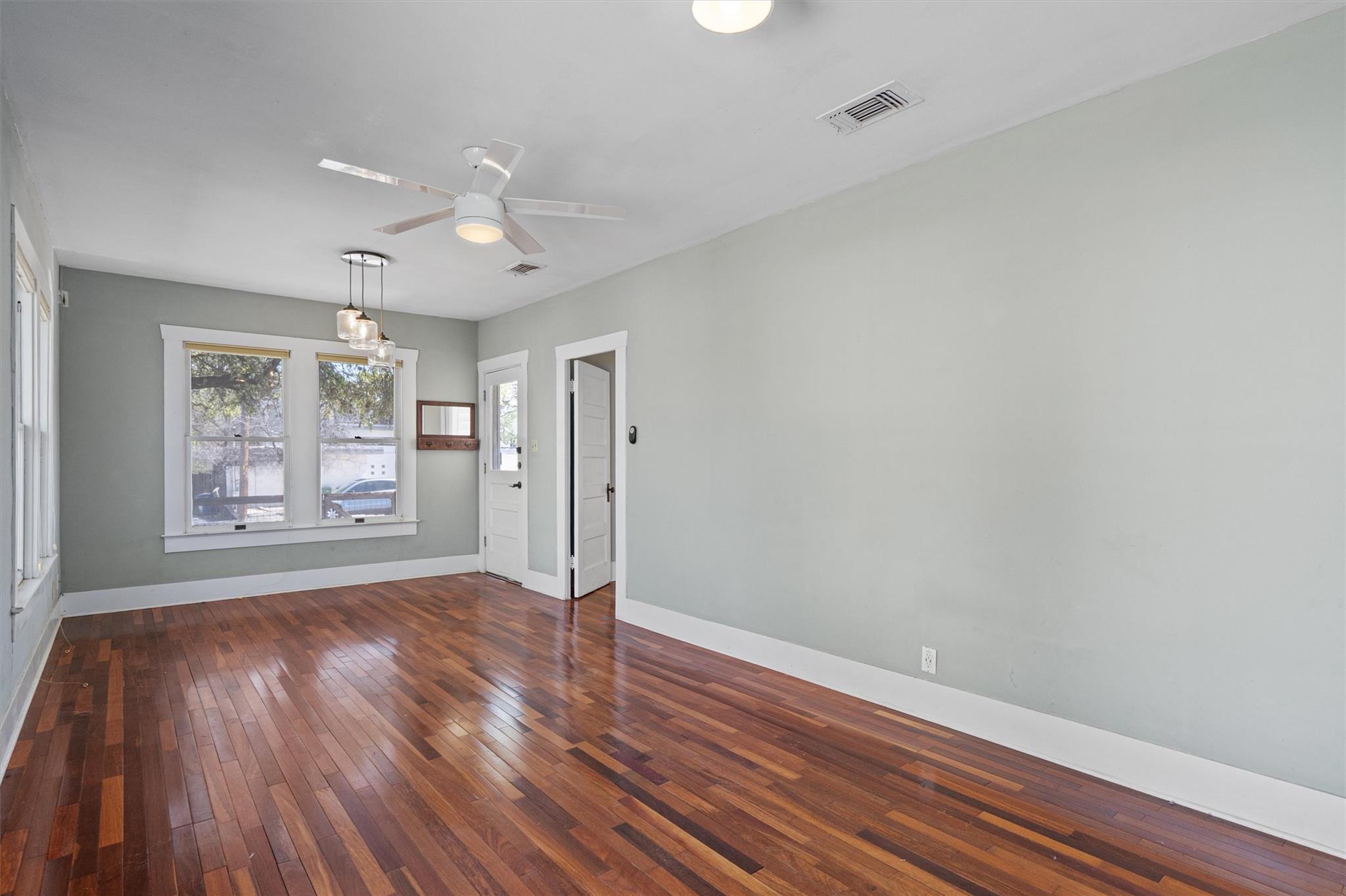 4914 Woodrow Ave Property Photo 11