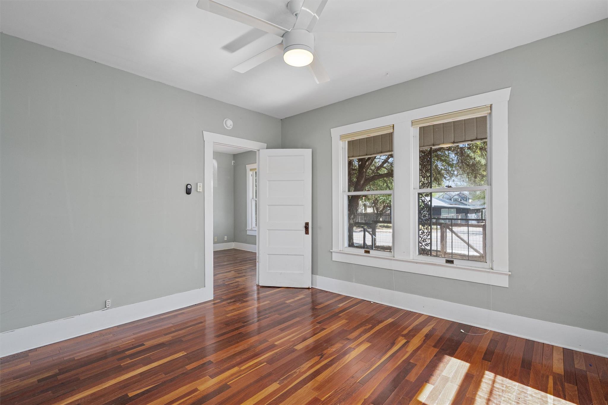 4914 Woodrow Ave Property Photo 18