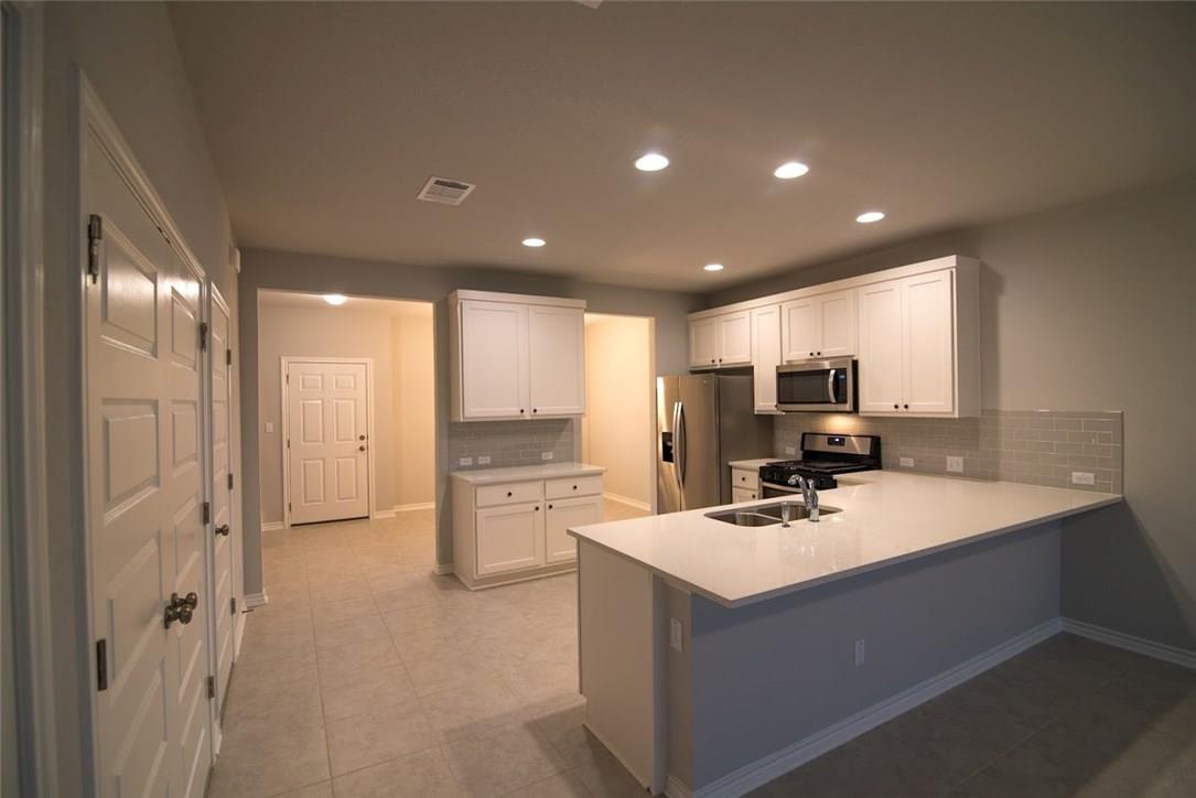 1732 Yaupon Grove Ln Property Photo 3