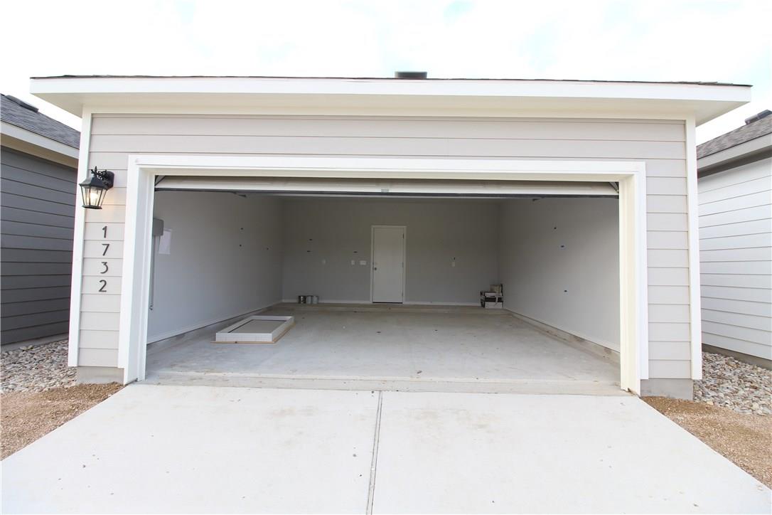 1732 Yaupon Grove Ln Property Photo 18