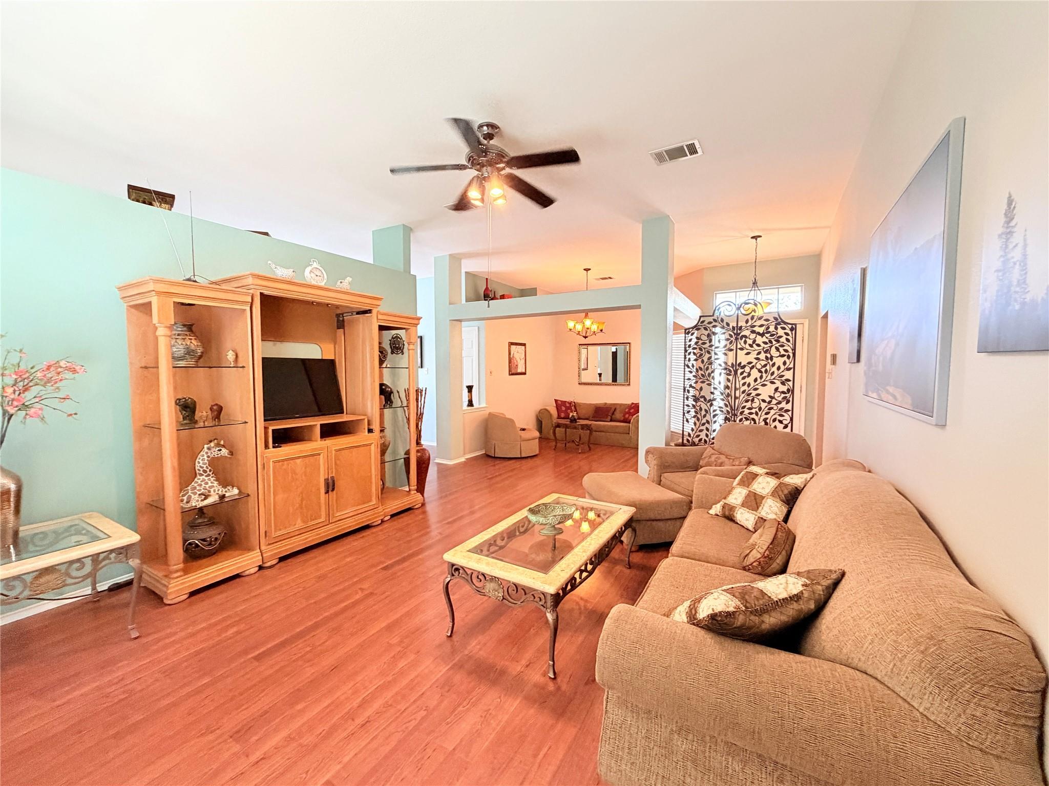 1408 Deepwoods Trl Property Photo 4