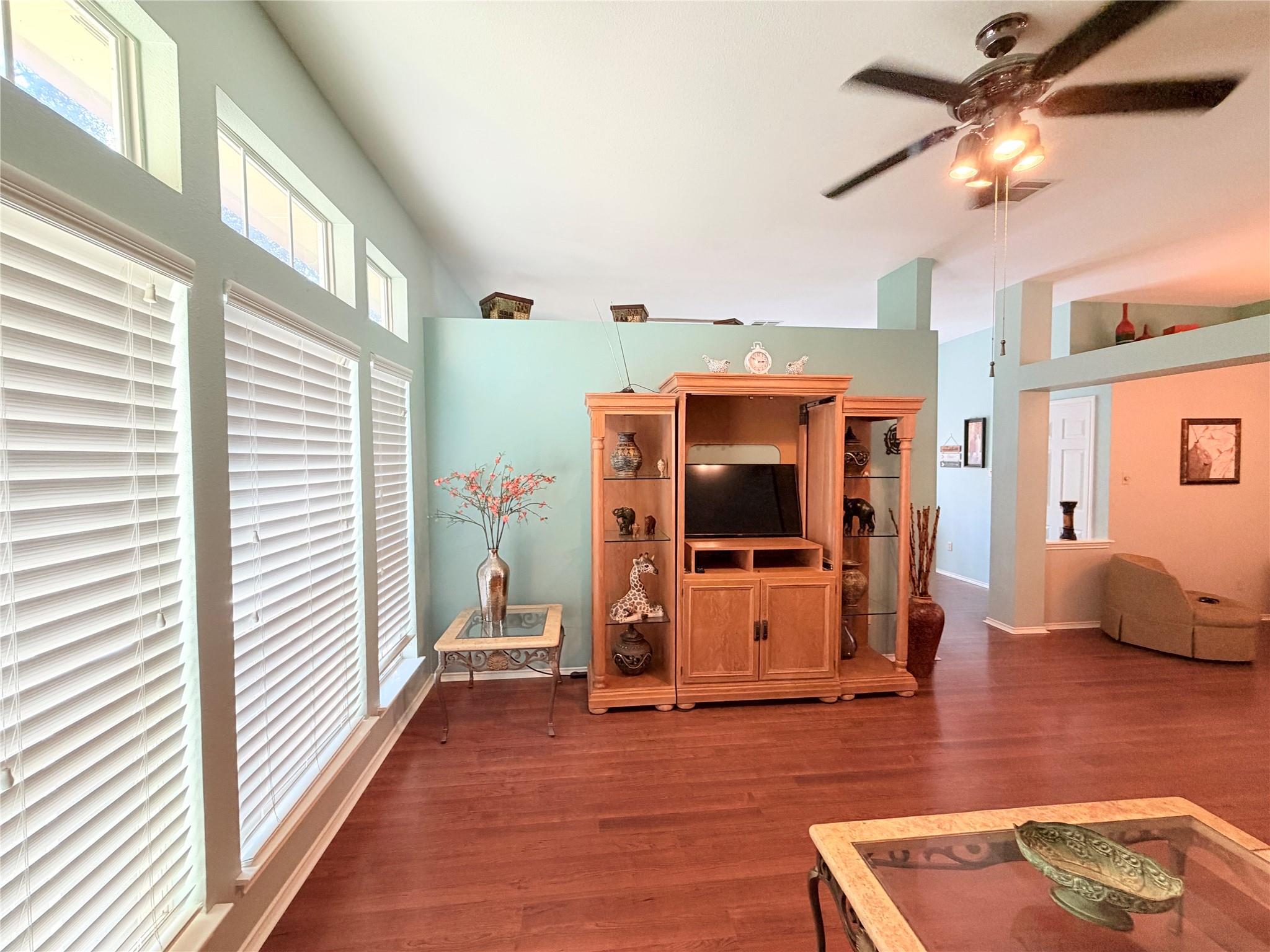 1408 Deepwoods Trl Property Photo 5
