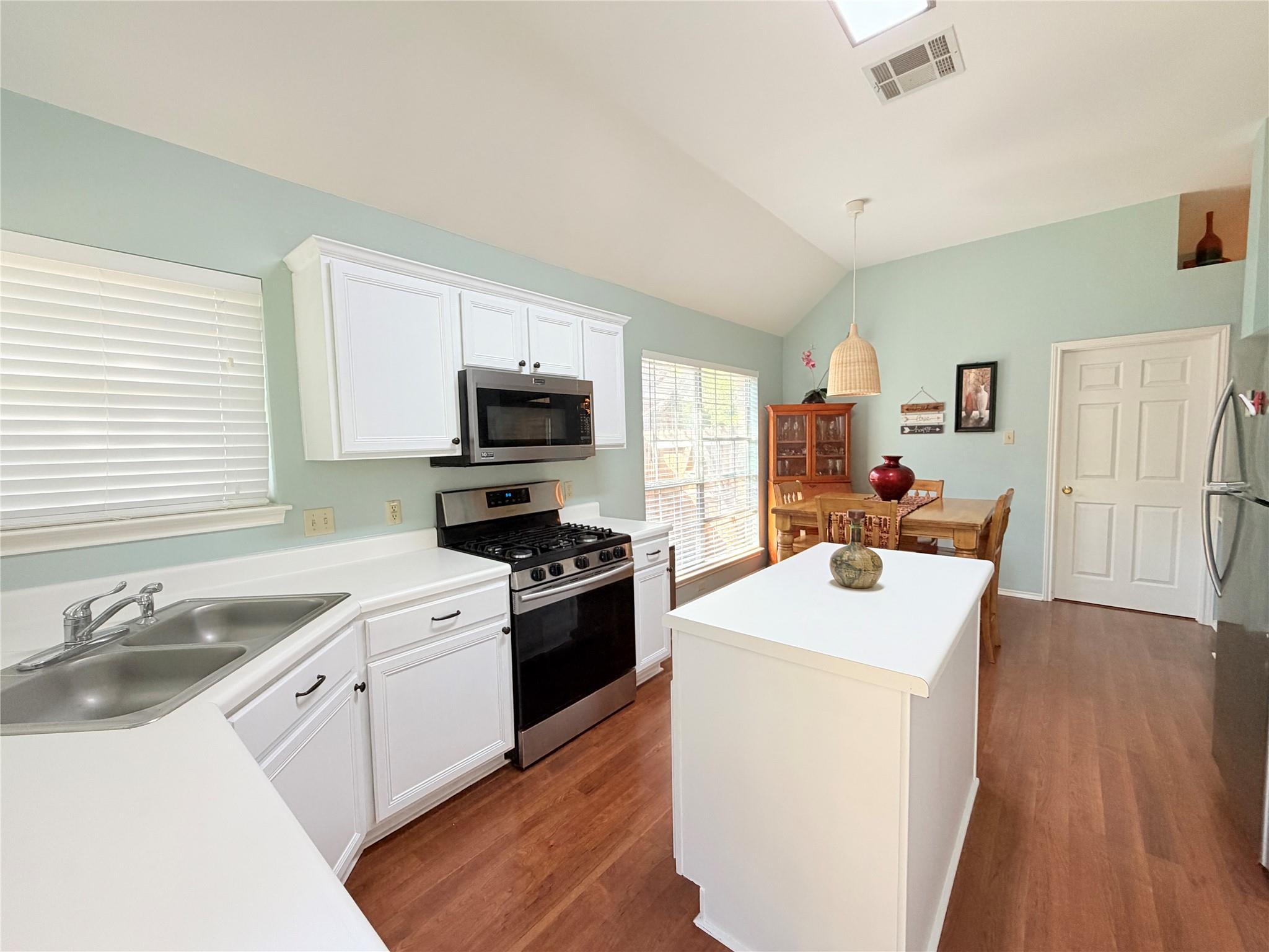 1408 Deepwoods Trl Property Photo 13