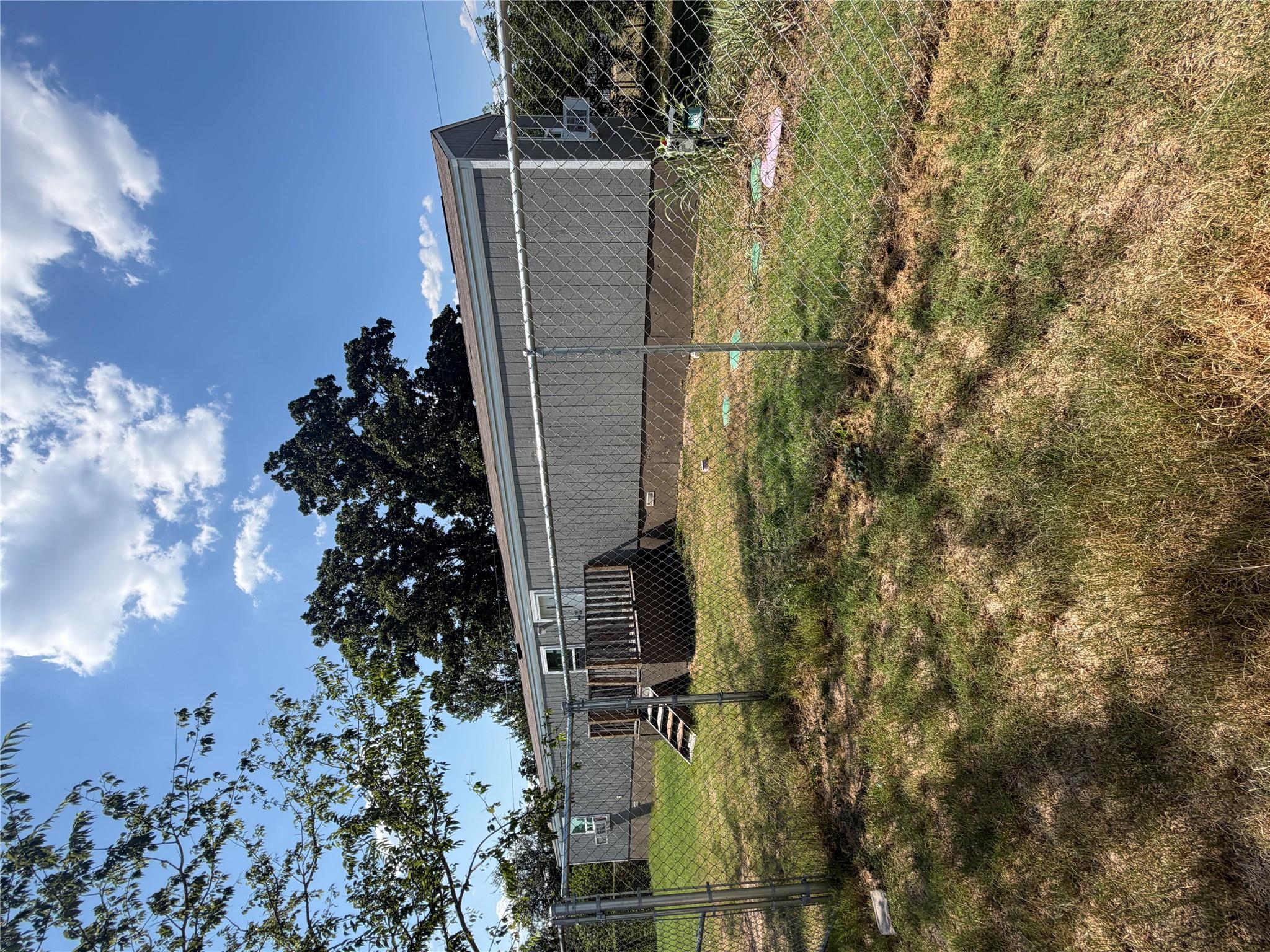 272 Plum St Property Photo 2