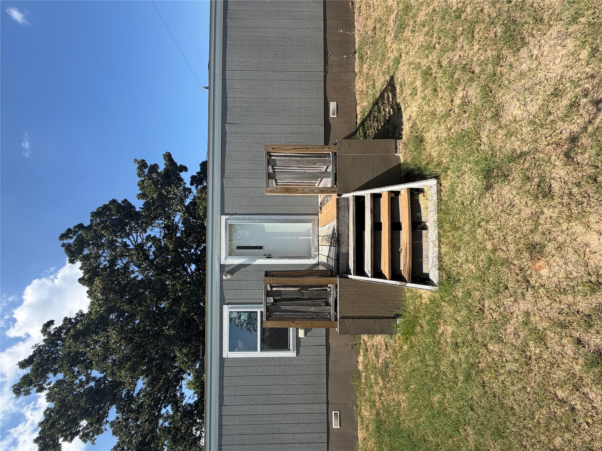 272 Plum St Property Photo 4