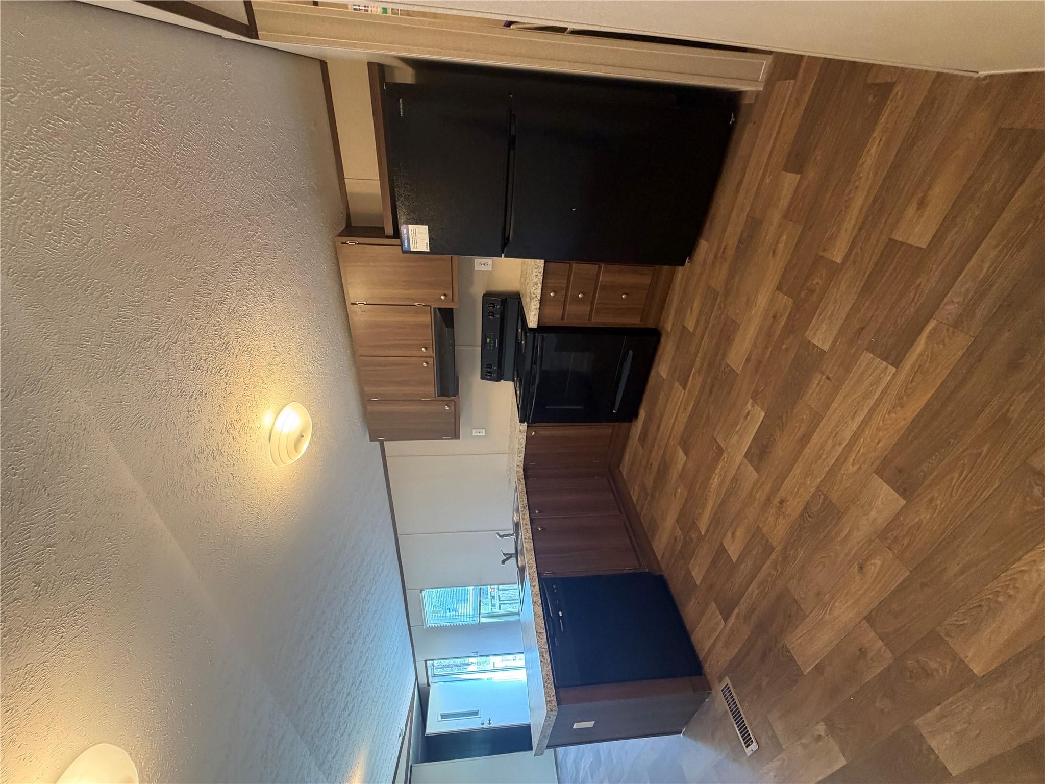 272 Plum St Property Photo 11