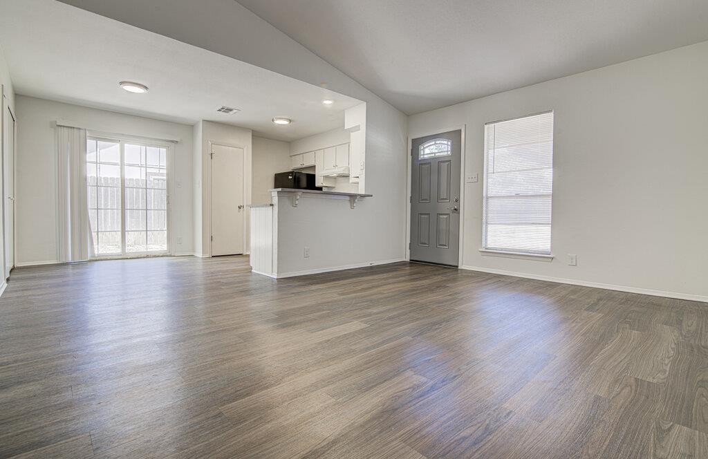 1936 Nicole Cir #a Property Photo 5