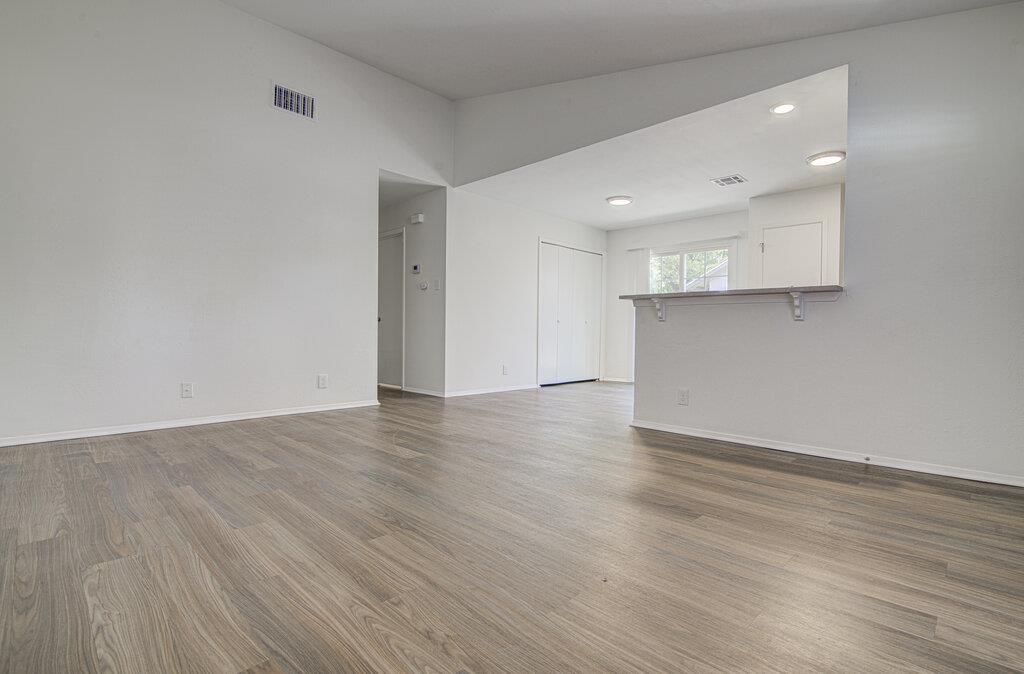 1936 Nicole Cir #a Property Photo 6