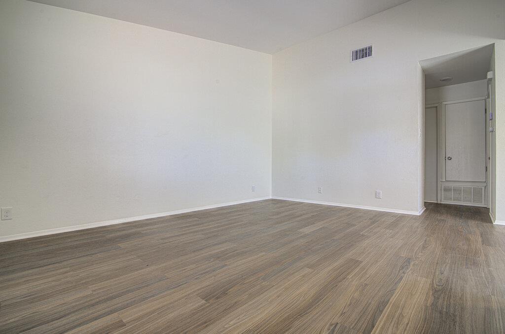 1936 Nicole Cir #a Property Photo 7