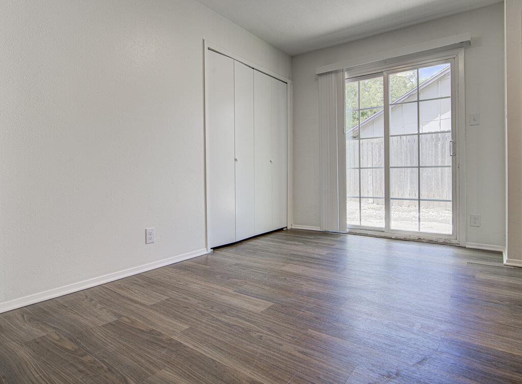 1936 Nicole Cir #a Property Photo 8