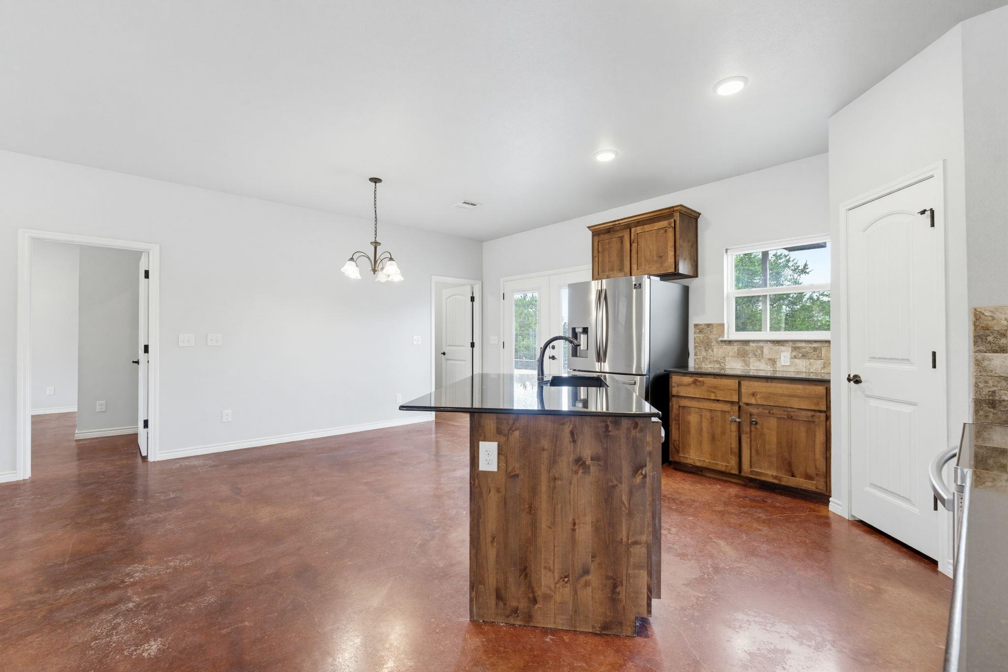 534 County Road 3081 None Property Photo 8