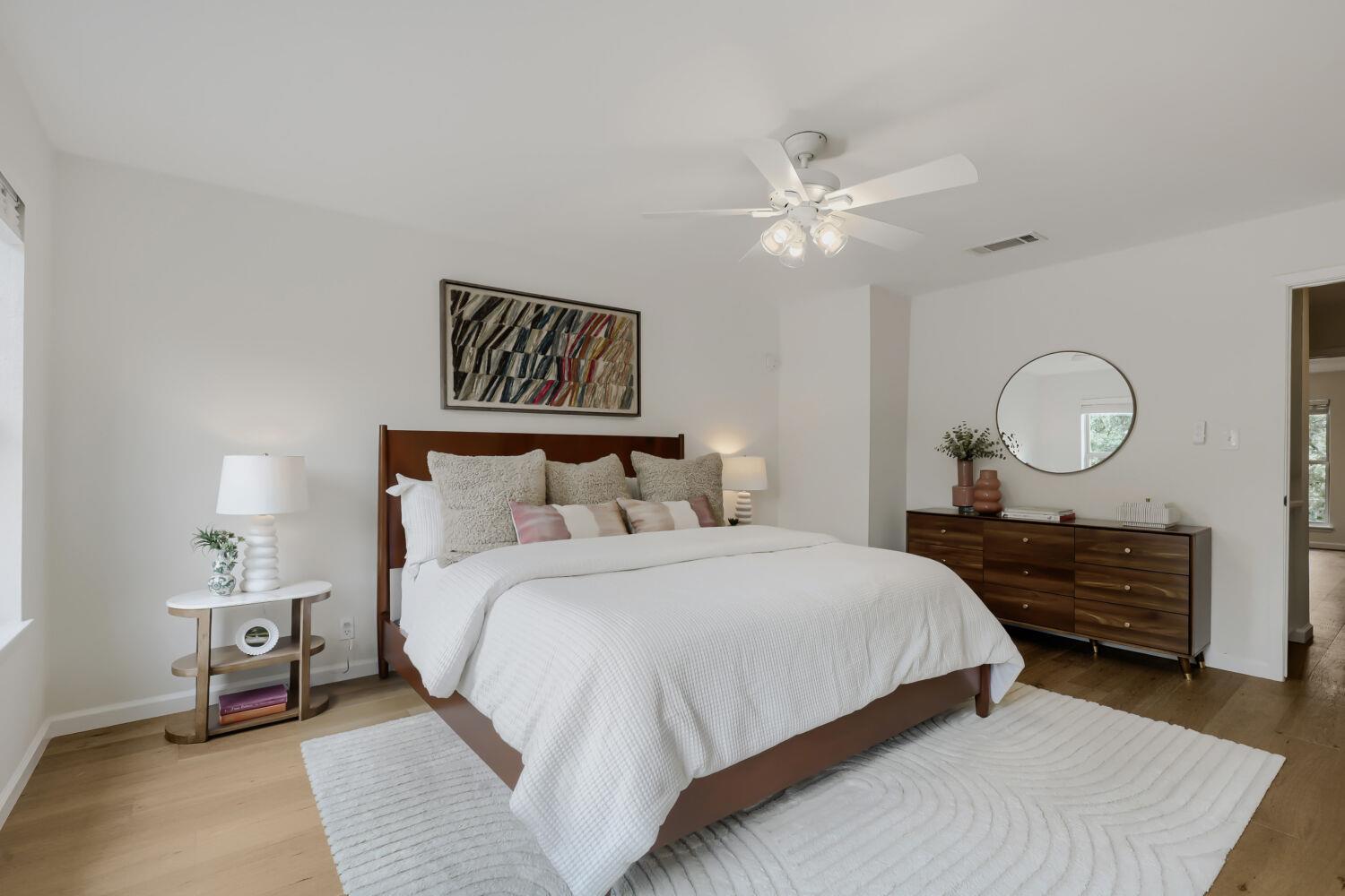 6512 E Hill Dr Property Photo 13