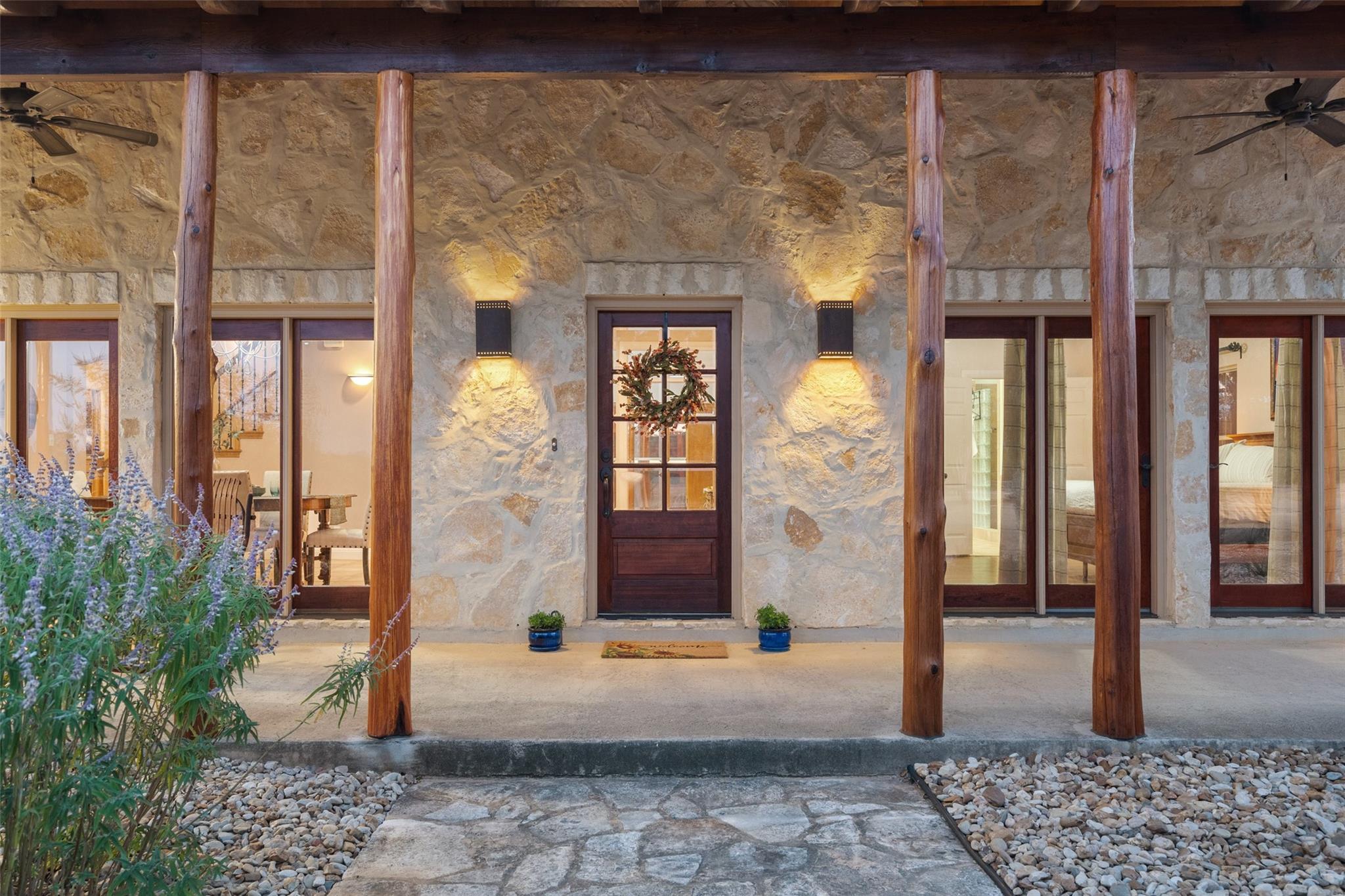 1120 Canyon View Rd Property Photo 3