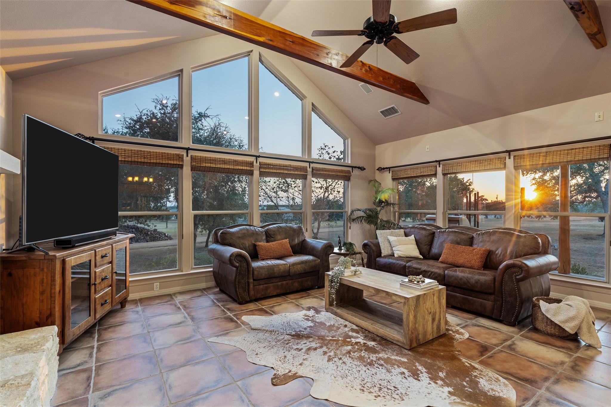 1120 Canyon View Rd Property Photo 10