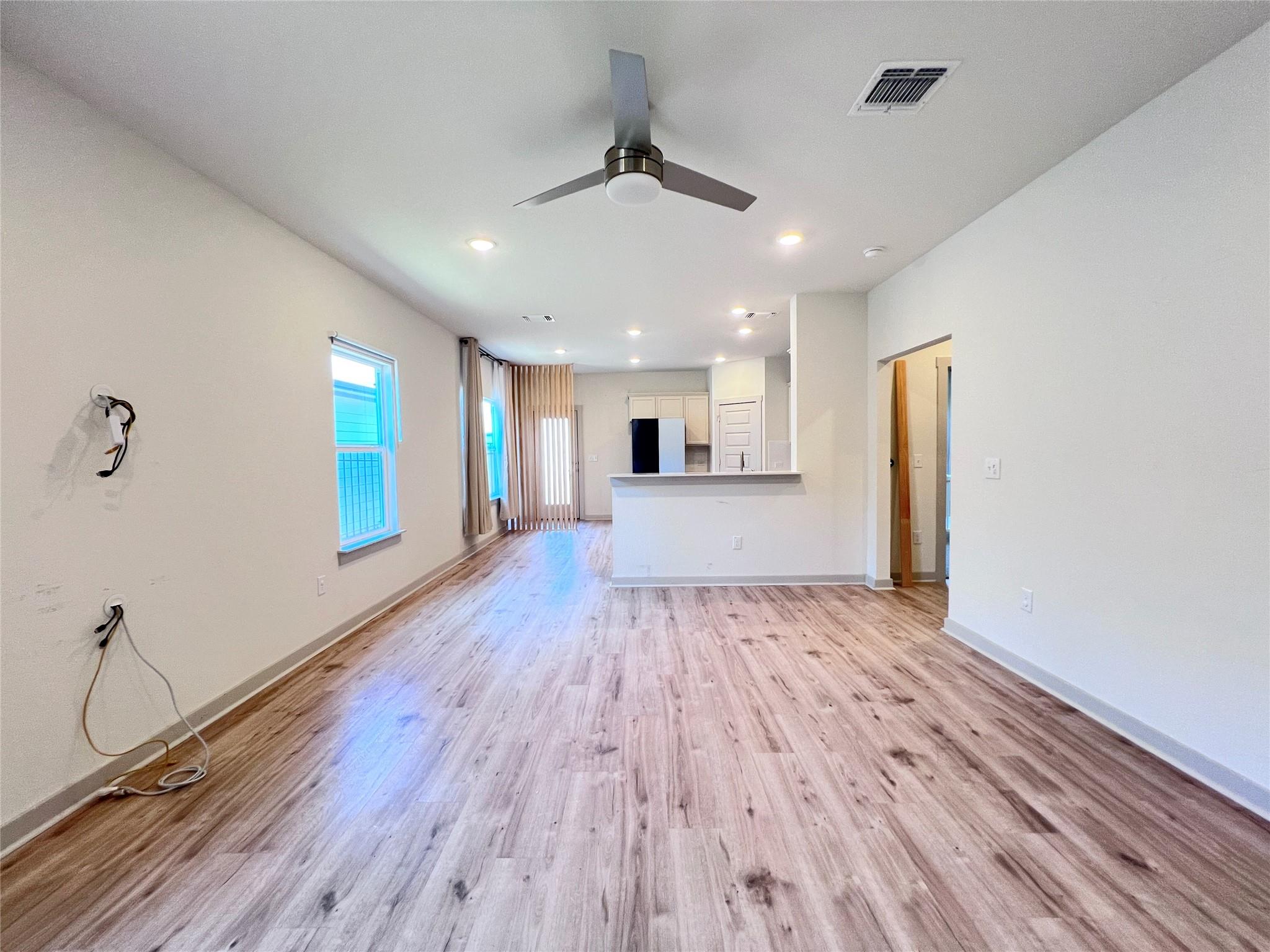 2108 Daleside Ln Property Photo 2