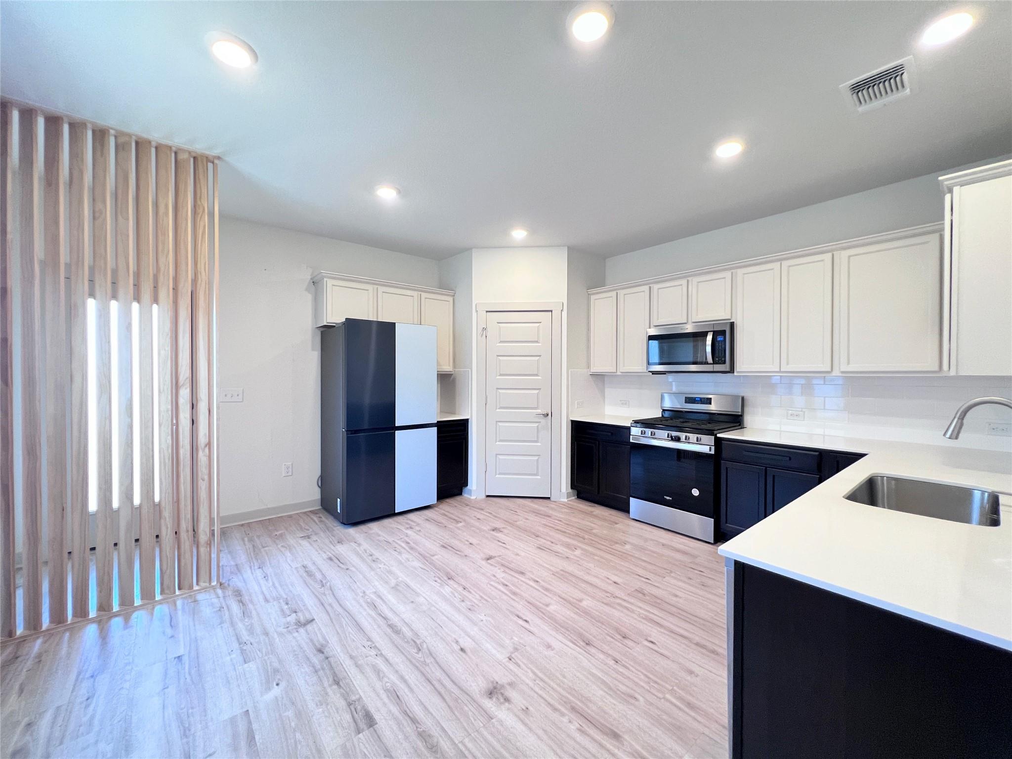 2108 Daleside Ln Property Photo 6