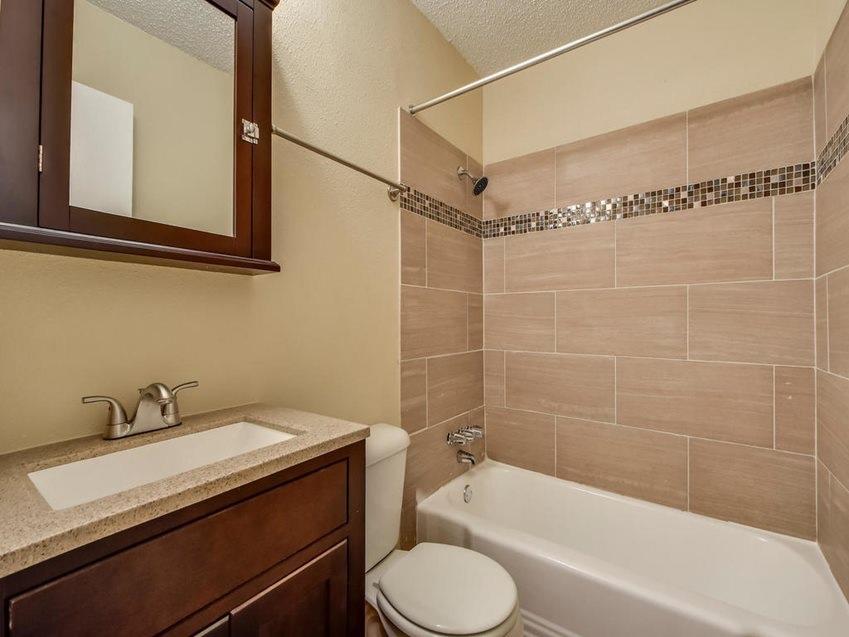 2401 Manor Rd #119 Property Photo 3