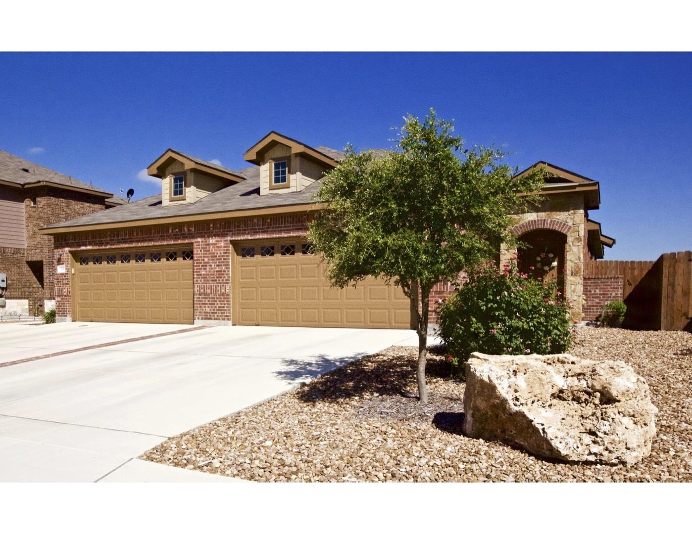 105 Calm Water Loop Property Photo 1