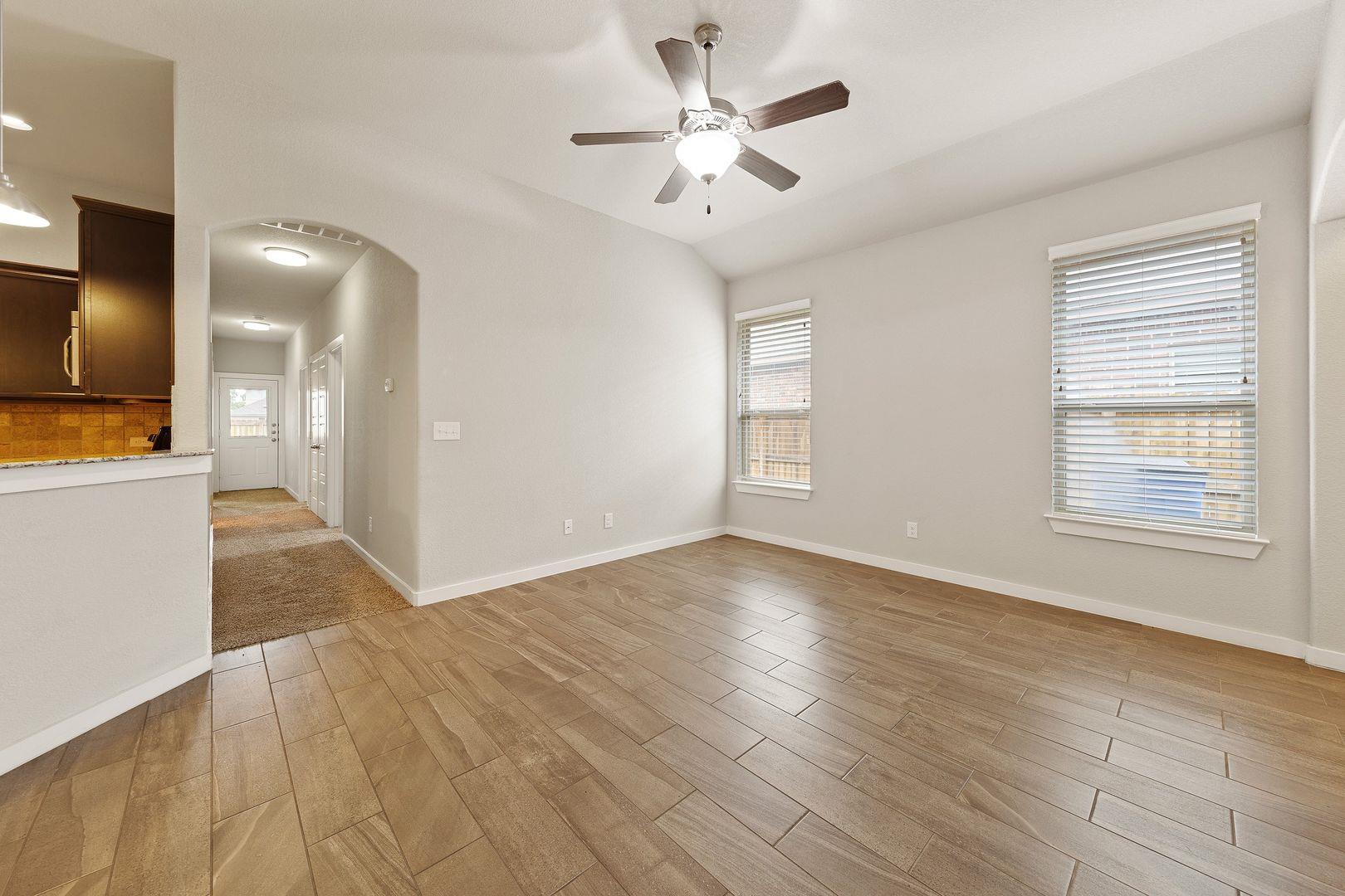 105 Calm Water Loop Property Photo 3