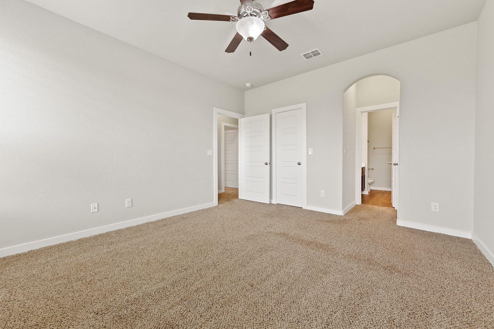 105 Calm Water Loop Property Photo 8