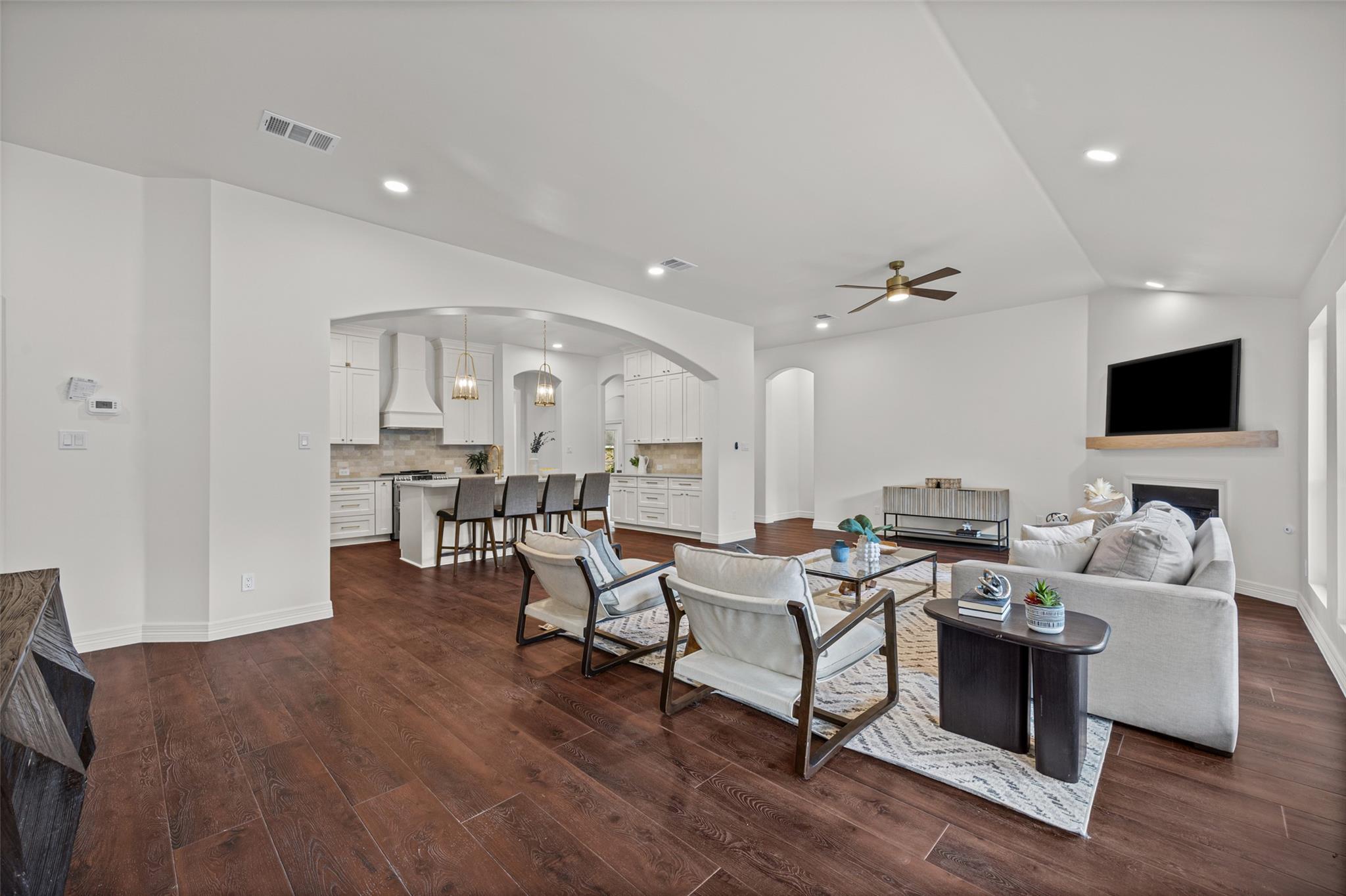 2909 Cavern Mist Ln Property Photo 8