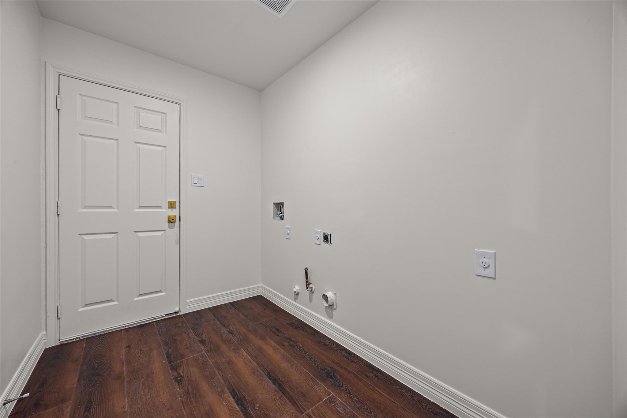 2909 Cavern Mist Ln Property Photo 11