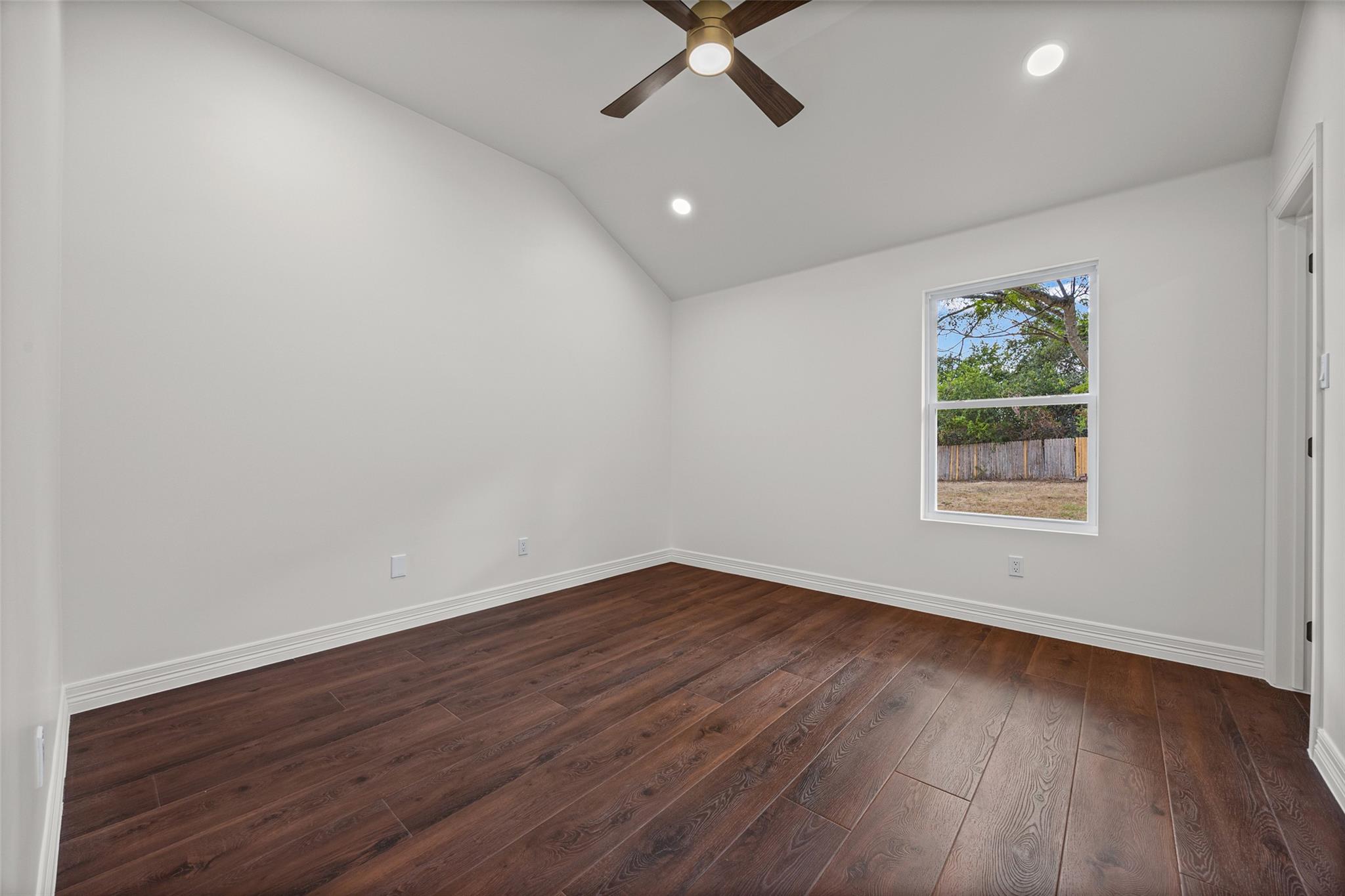 2909 Cavern Mist Ln Property Photo 20