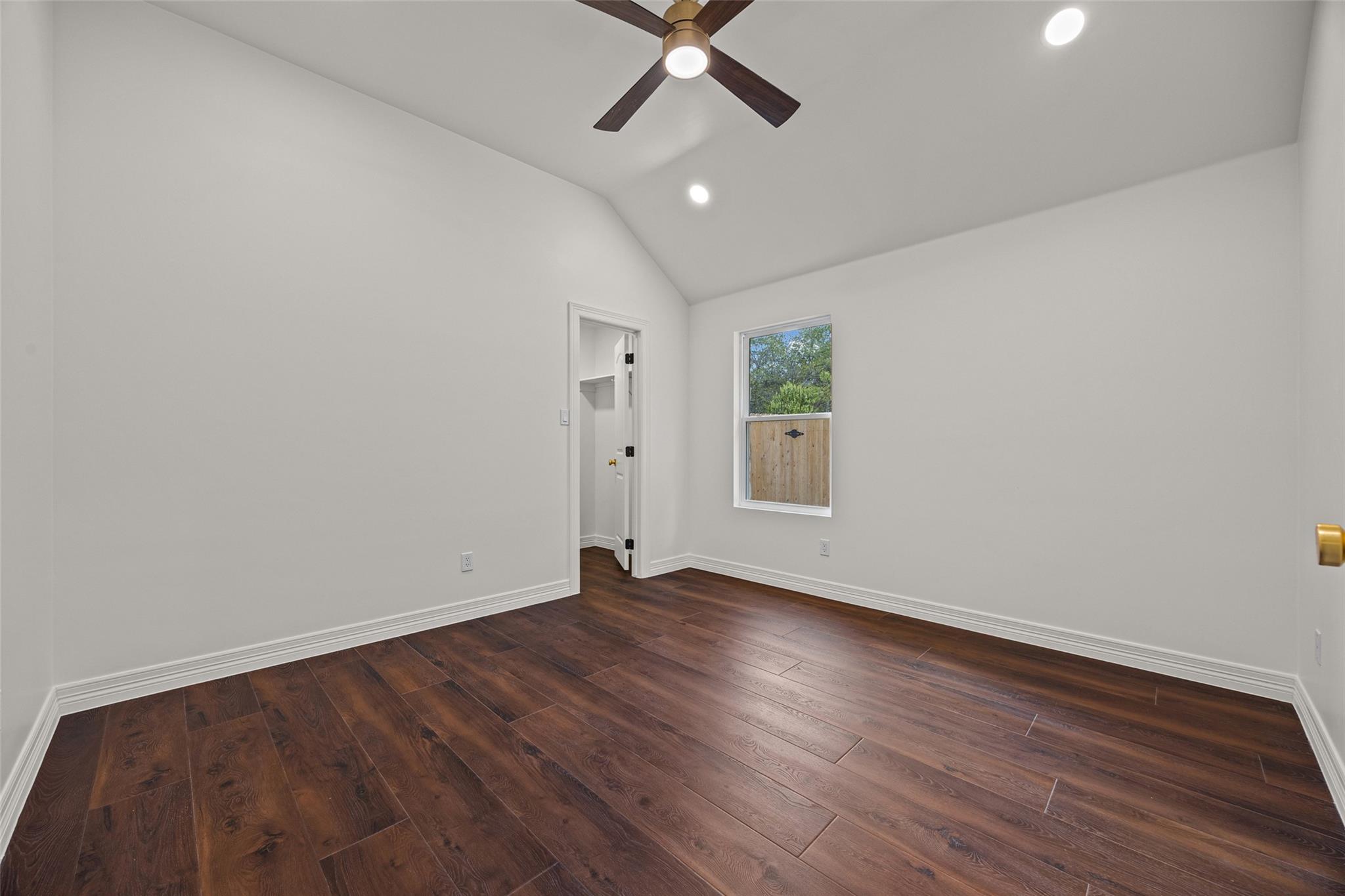 2909 Cavern Mist Ln Property Photo 25