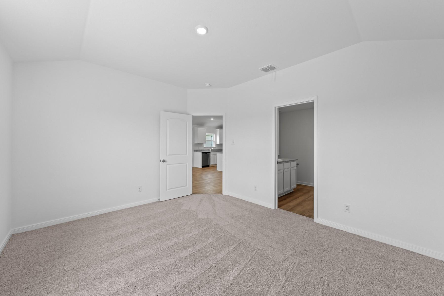 360 Low Pasture Trl Property Photo 5