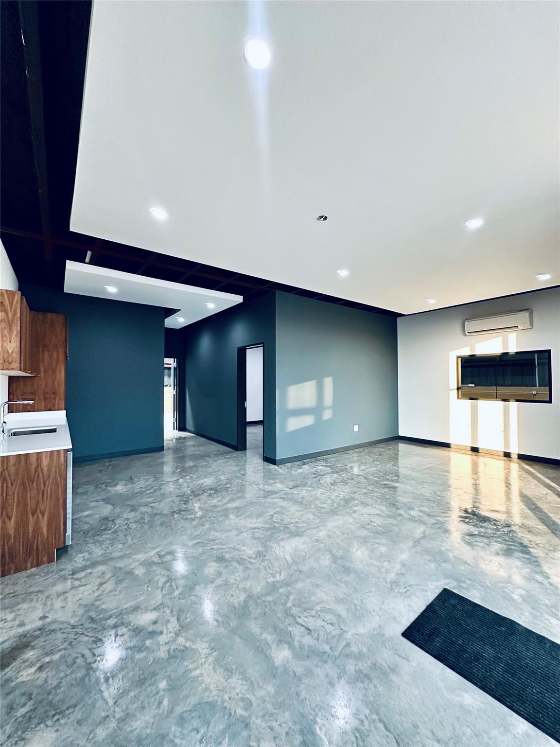 4272 Fm 2484 None #bldg 1 Unit B Property Photo 2