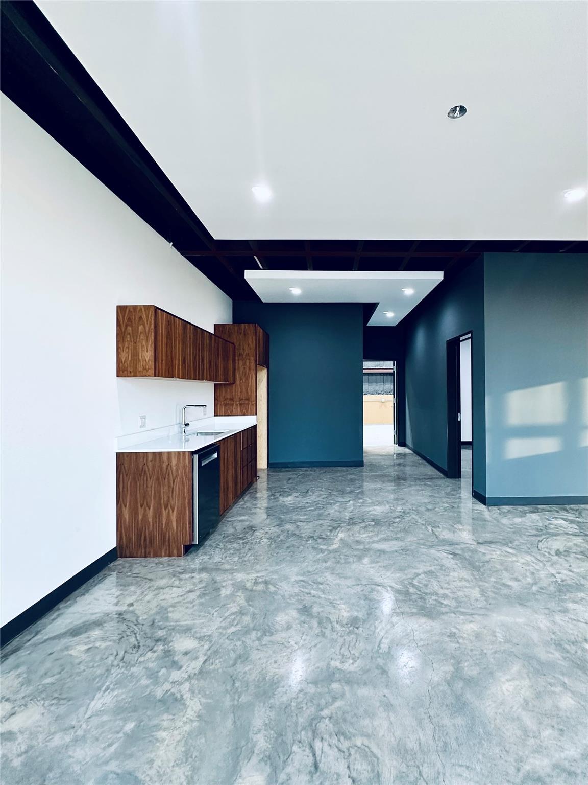 4272 Fm 2484 None #bldg 1 Unit B Property Photo 3