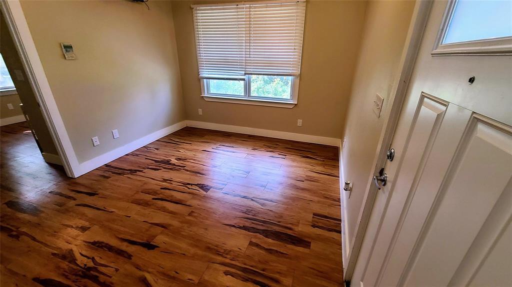 1913 Robbins Pl #c Property Photo 3