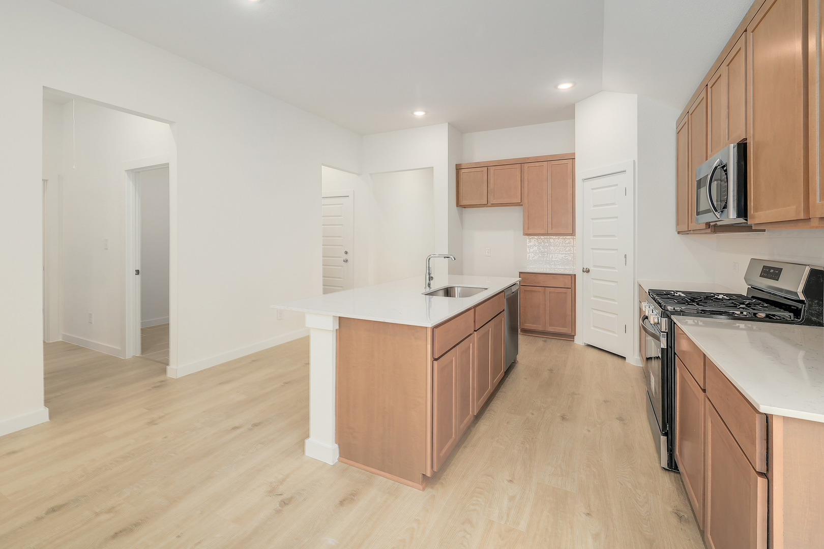 206 Melrose St Property Photo 8