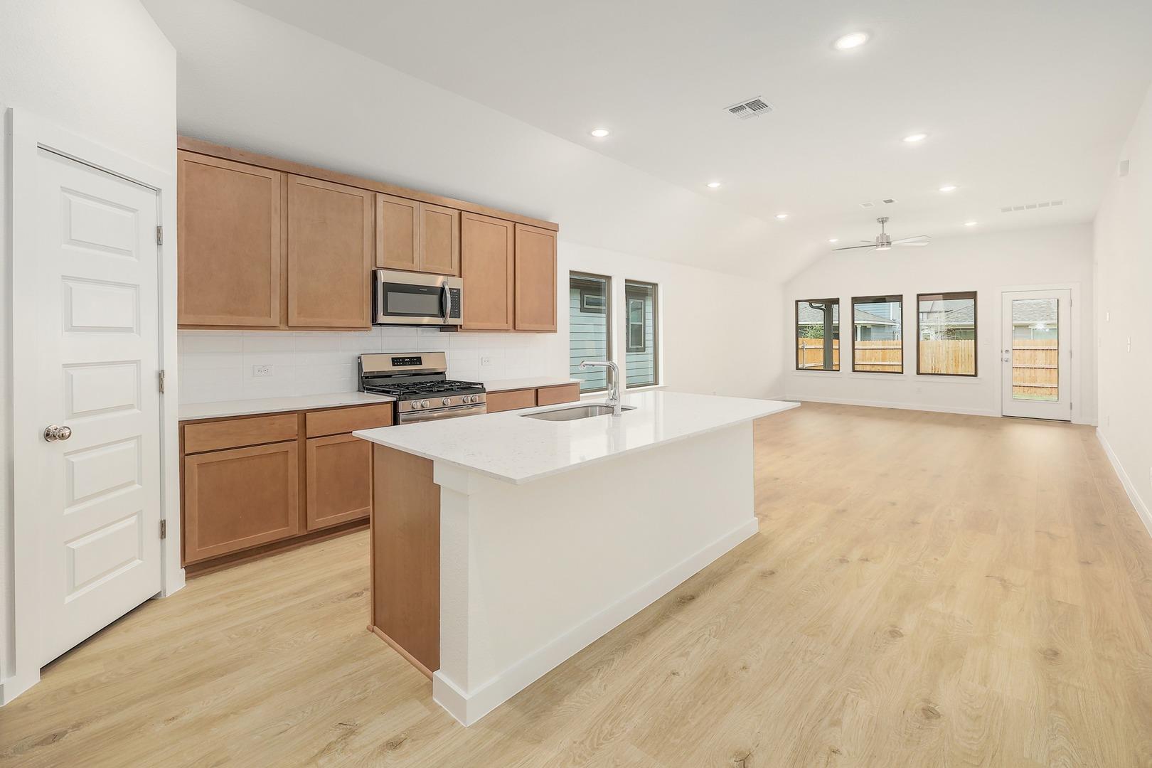 206 Melrose St Property Photo 10