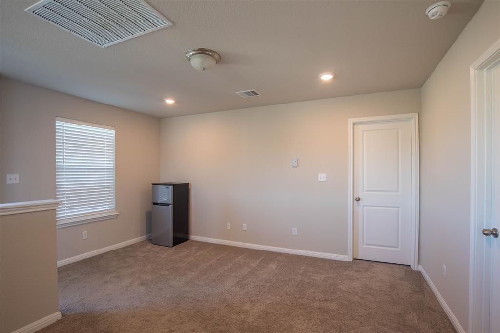 317 Serpens St Property Photo 5
