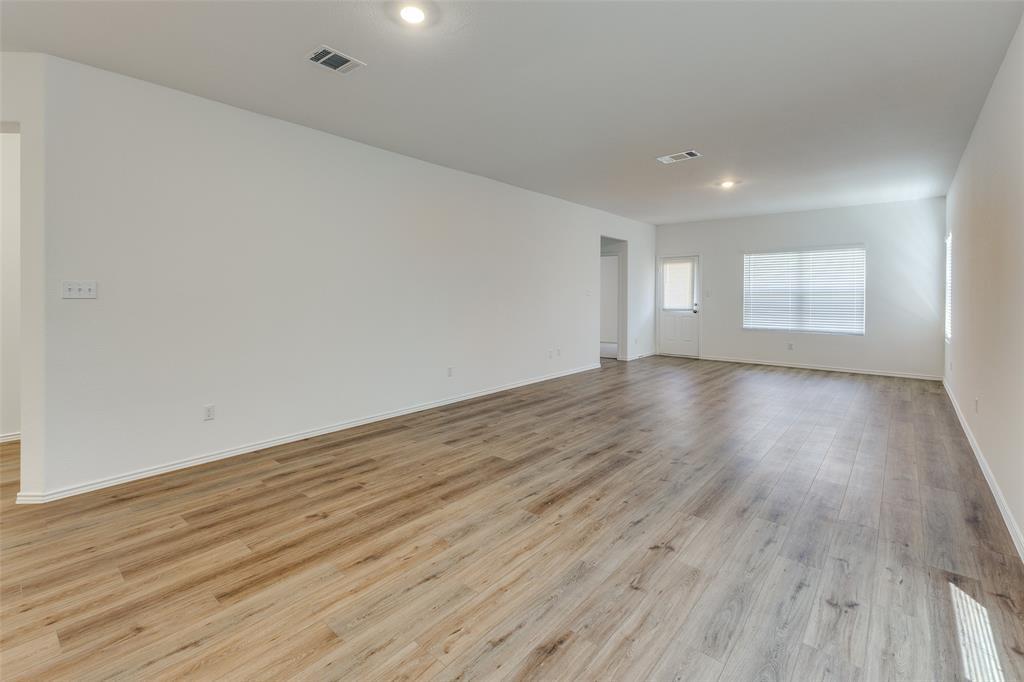 124 Maravillas Bnd Property Photo 6