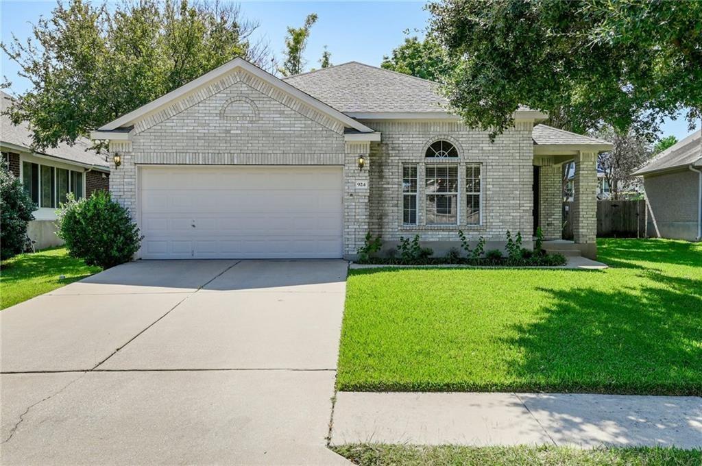 924 Tallow Trl Property Photo 1